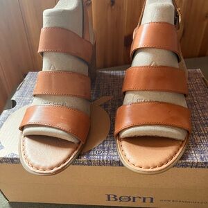Born Fulda 2.5” Heel Leather Sandals Size M Tan Cognac Rubber Sole